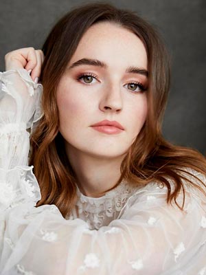 Кейтлин Дивер в роли Белл Гибсон